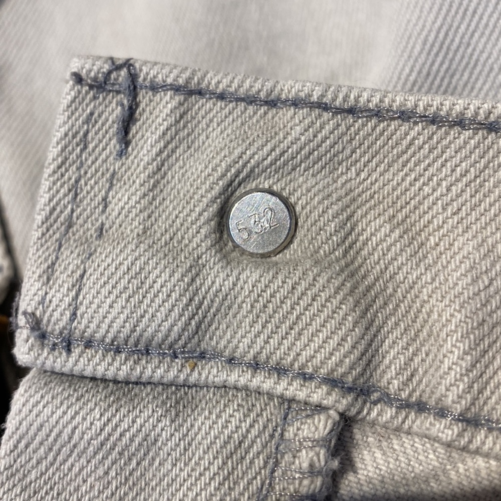 Vintage Womens Levi’s 505 cutoff high waisted shorts with fringe detail grey 33 - Picture 10 of 16